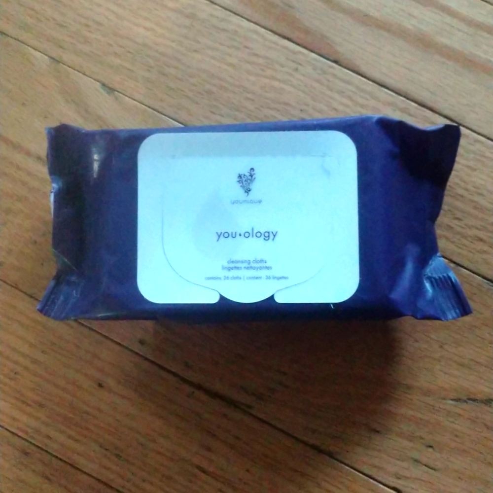 Younique you.ology cleansing cloths